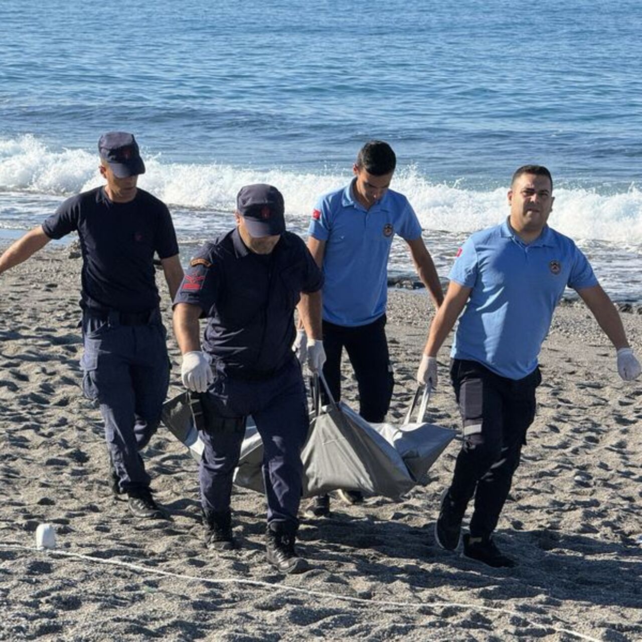 Sahilde 20 yaşında erkek cesedi bulundu!