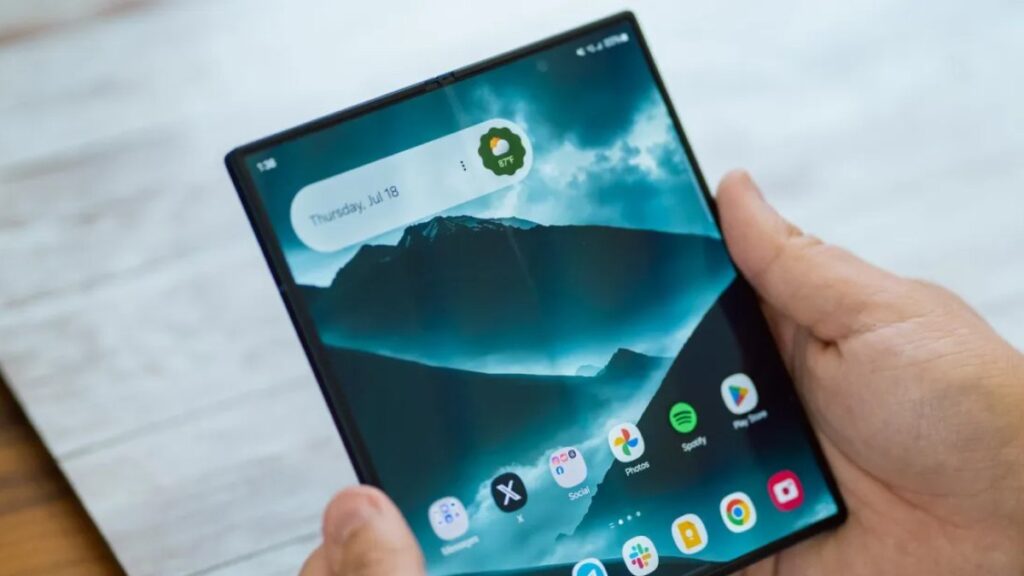Samsung’dan kötü haber: Uygun fiyatlı Galaxy Z Fold üretilmeyecek