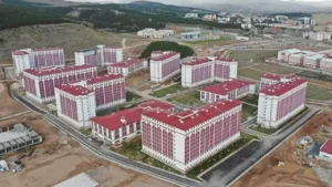 Sivas Binali Yıldırım Kız Yurdu’nda korku dolu anlar: Erkekler kilidi kırarak içeri girmiş!