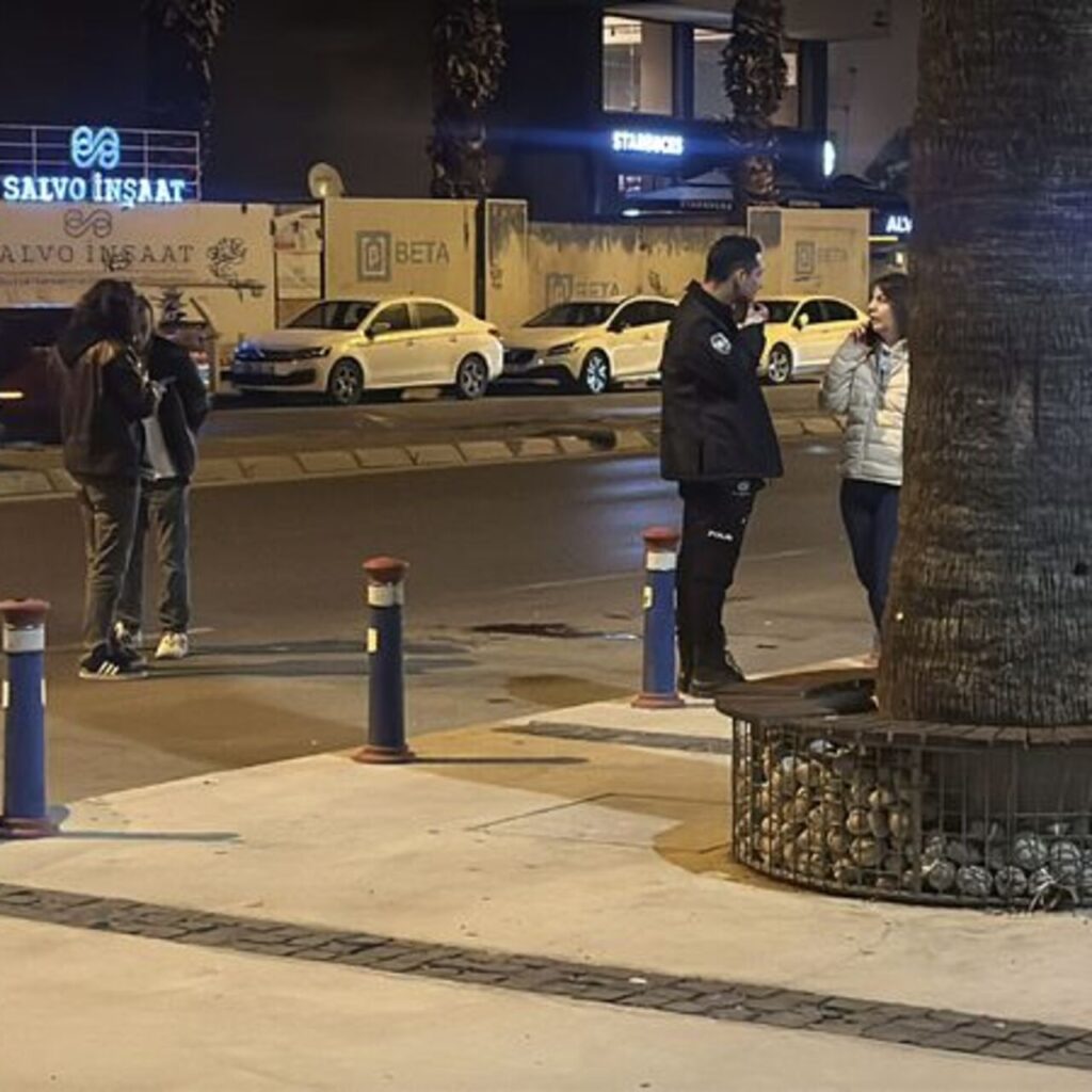 Sokakta tartıştığı kişiyi bıçakladı