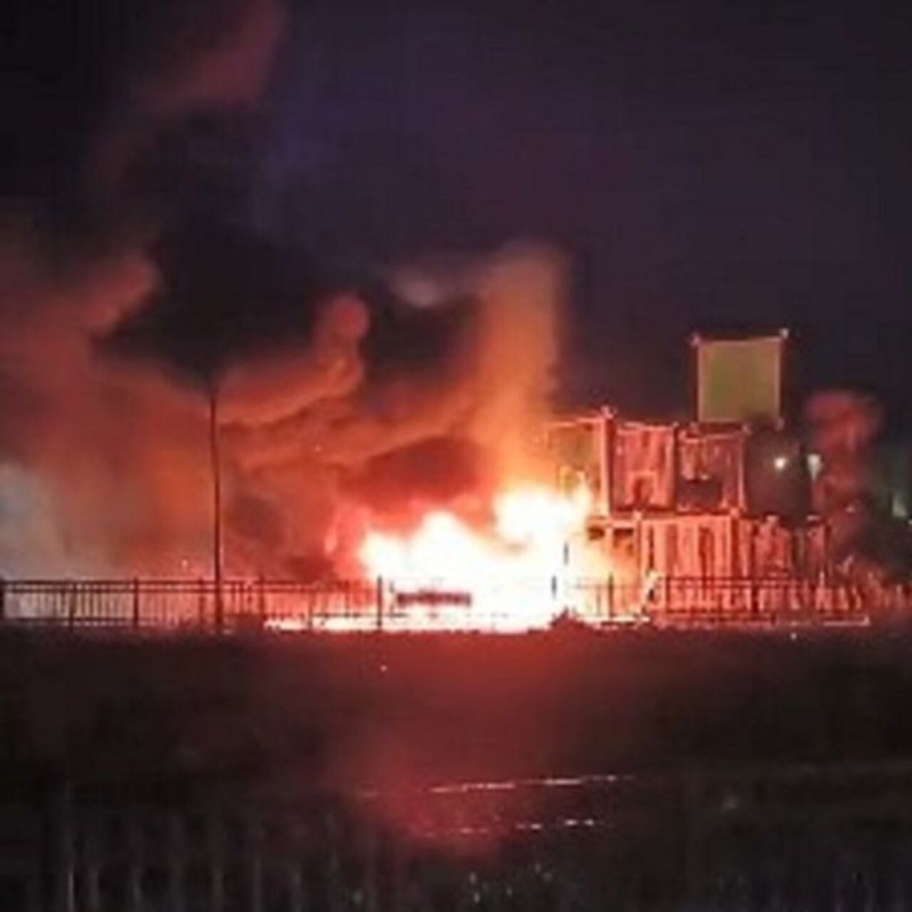 Tekirdağ’da çocuk oyun parkı yakıldı