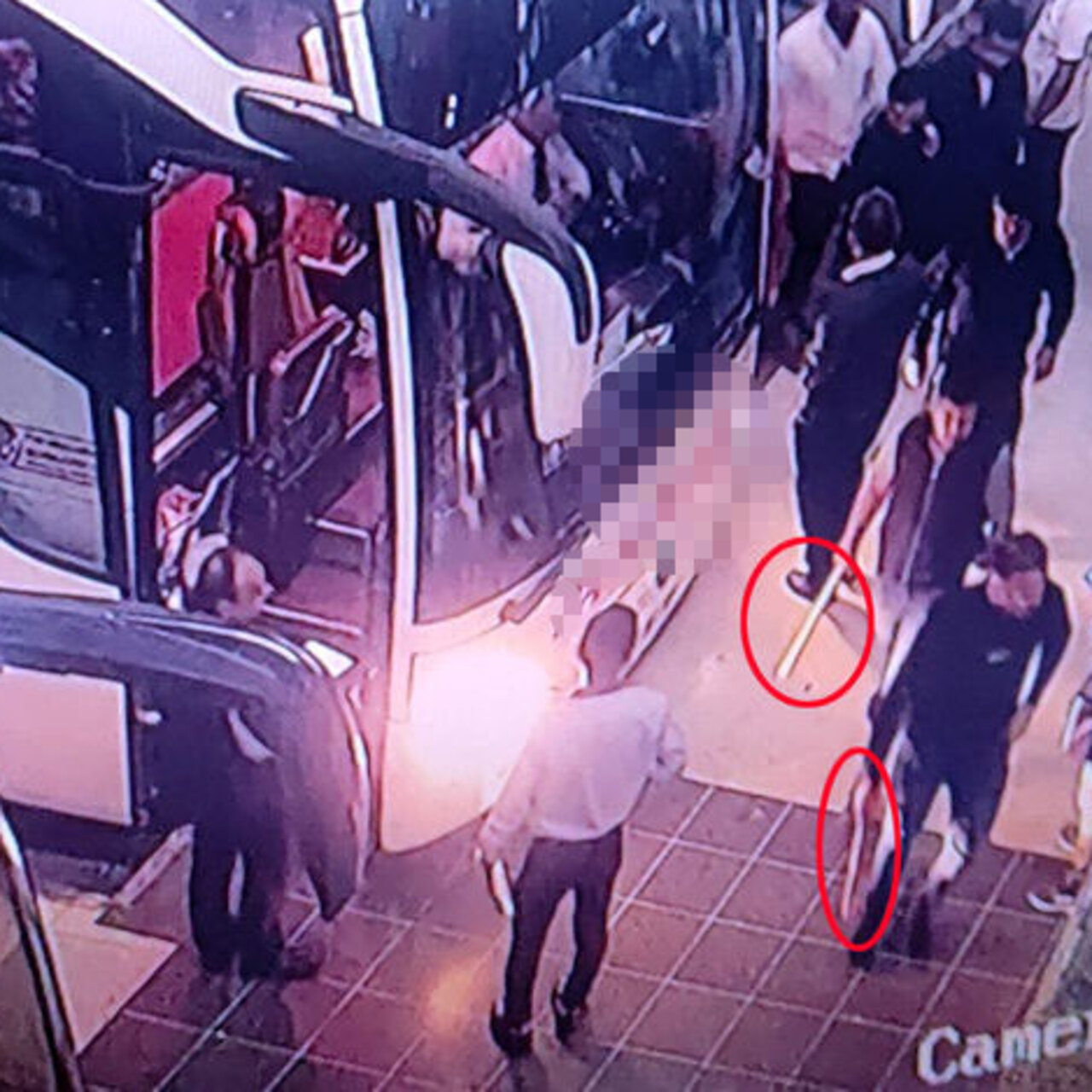 Yolcu ile muavin tartıştı! Otogarda kanlı baskın!