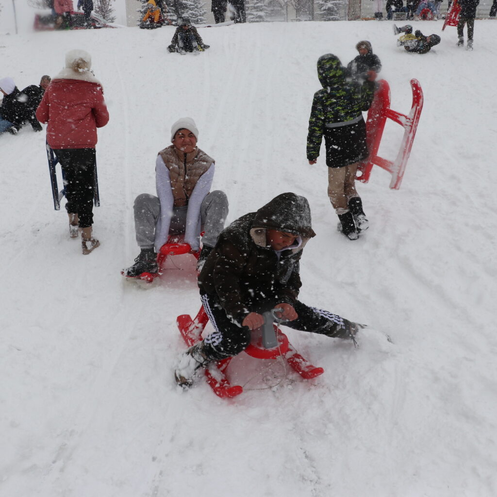 3 ilde eğitime kar engeli