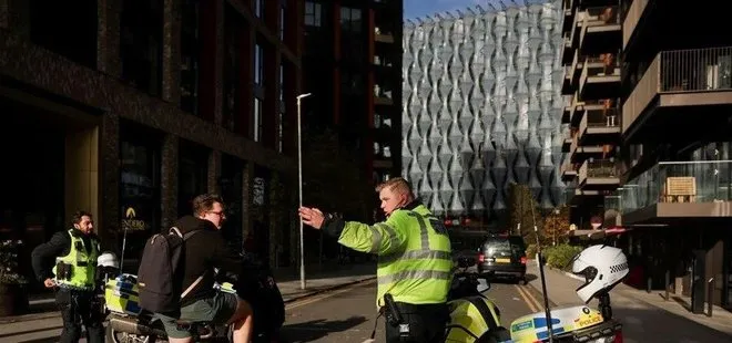 3 şüpheli paket İngiltere’yi alarma geçirdi!