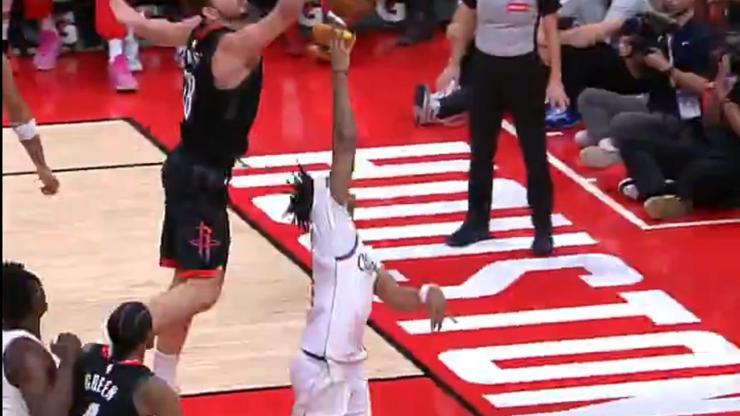 Alperen Şengün’den önce smaç peşine blok! İşte inanılmaz o anlar