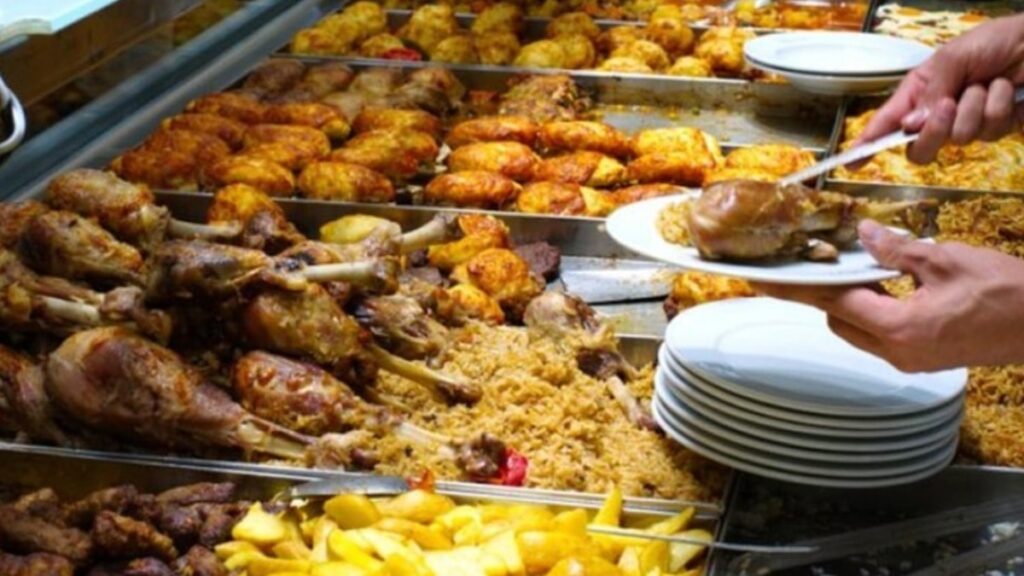 Askere gitmemek için hem kendini hem arkadaşını yaktı