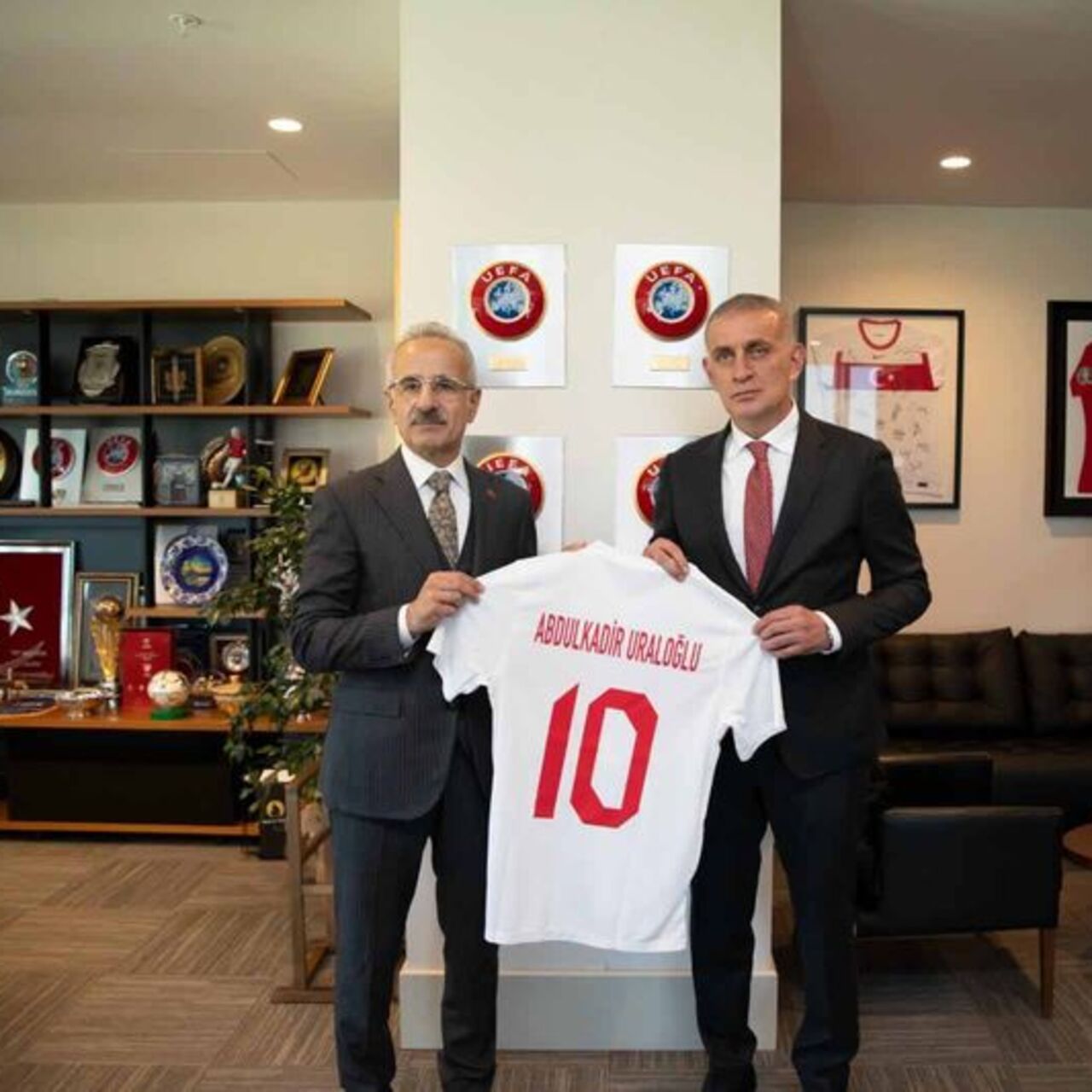 Bakan Uraloğlu’ndan TFF’ye ziyaret!