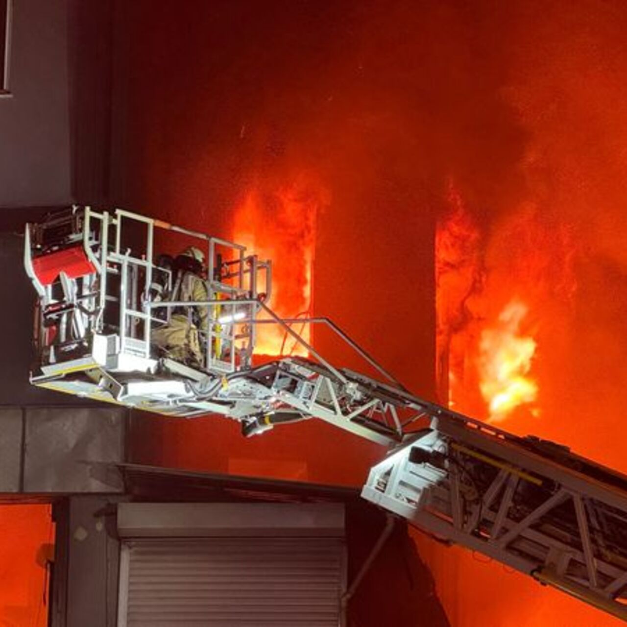 Beylikdüzü’nde fabrika yangını