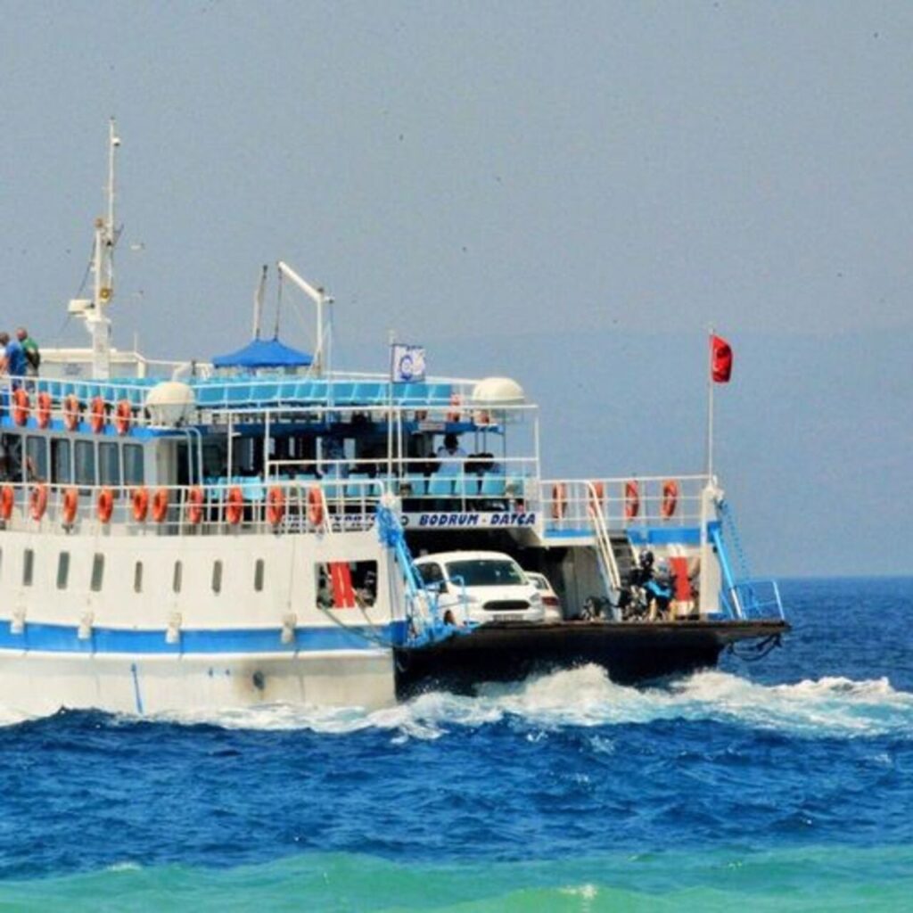 Bodrum’da feribot seferleri iptal edildi