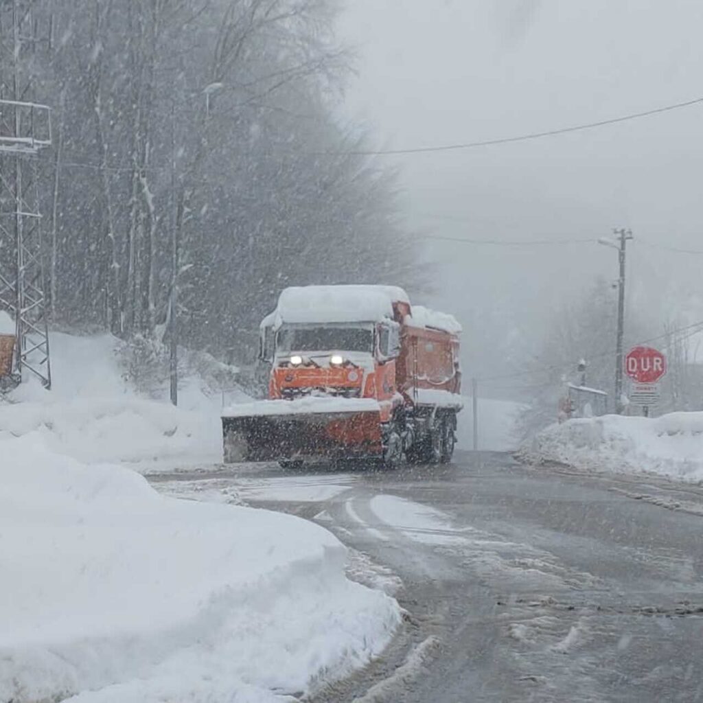 Bolu Dağı’nda kar kalınlığı bir metreye ulaştı