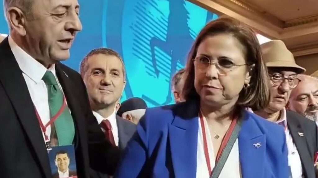 Demokrat Parti’nin 15. Olağan Kongresi’nde kavga: Darbe mi, demokrasi mi?