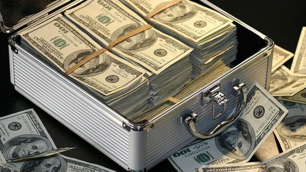 Dolar gece boyunca rekor kırarak tarihi zirveyi gördü!