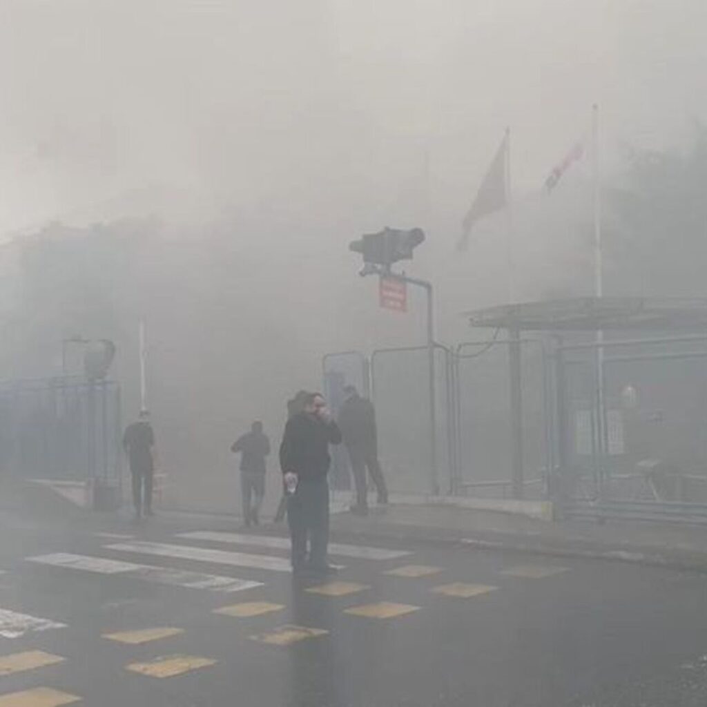 Fabrikada yangın! Çalışanlar tahliye edildi!