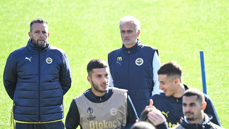 Fenerbahçe’de üç isim antrenmanda yer almadı! İşte Hollanda deplasmanına gidecek kamp kadrosu…