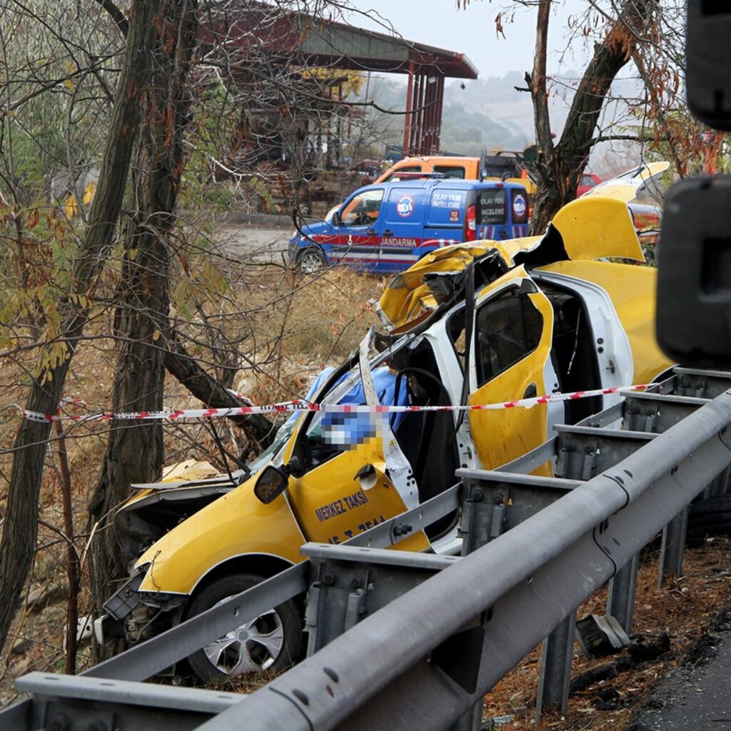 Genç mühendis feci kazada can verdi