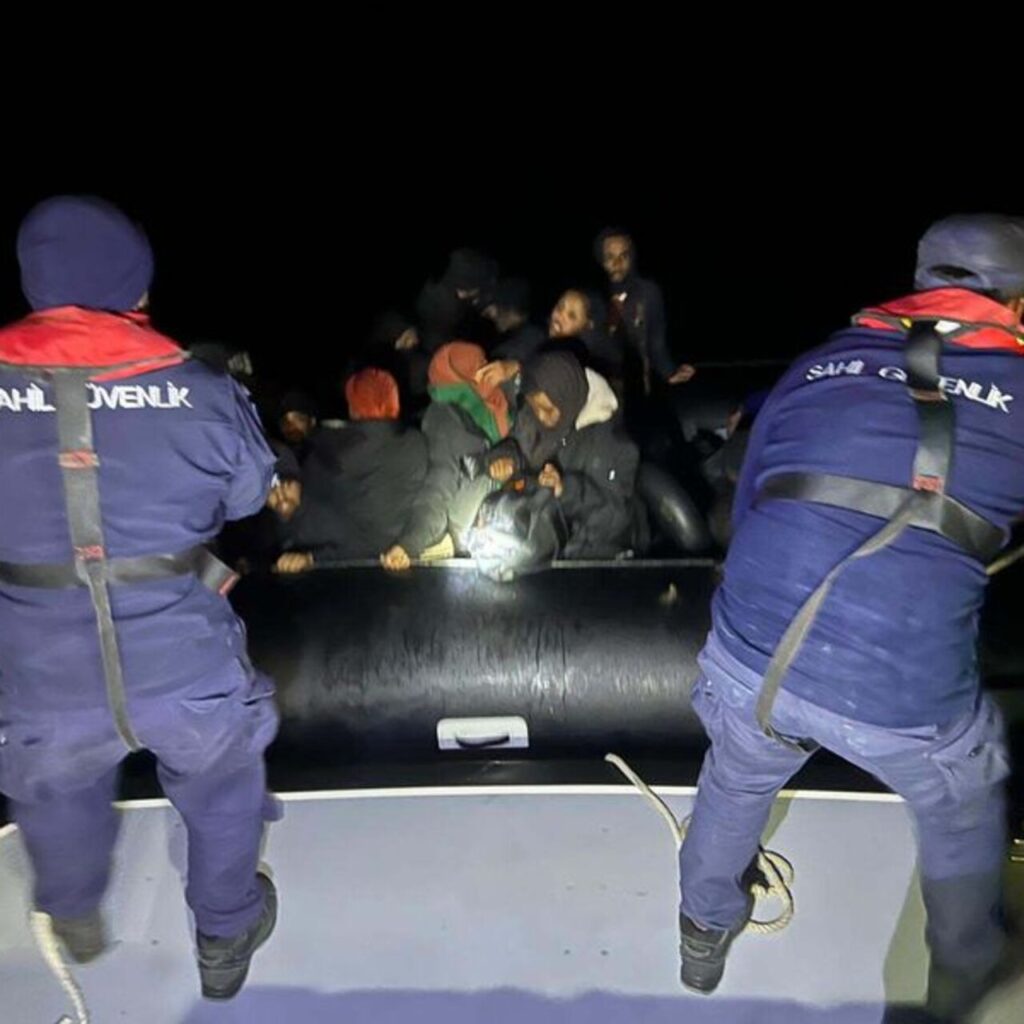 İzmir’de 116 kaçak göçmen yakalandı