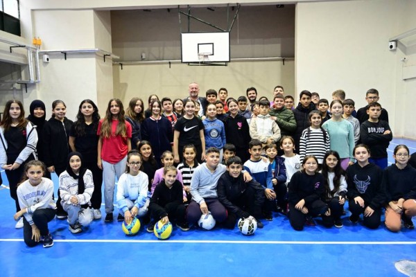 Karacabey Belediyesi’nden eğitime ve çevreye destek