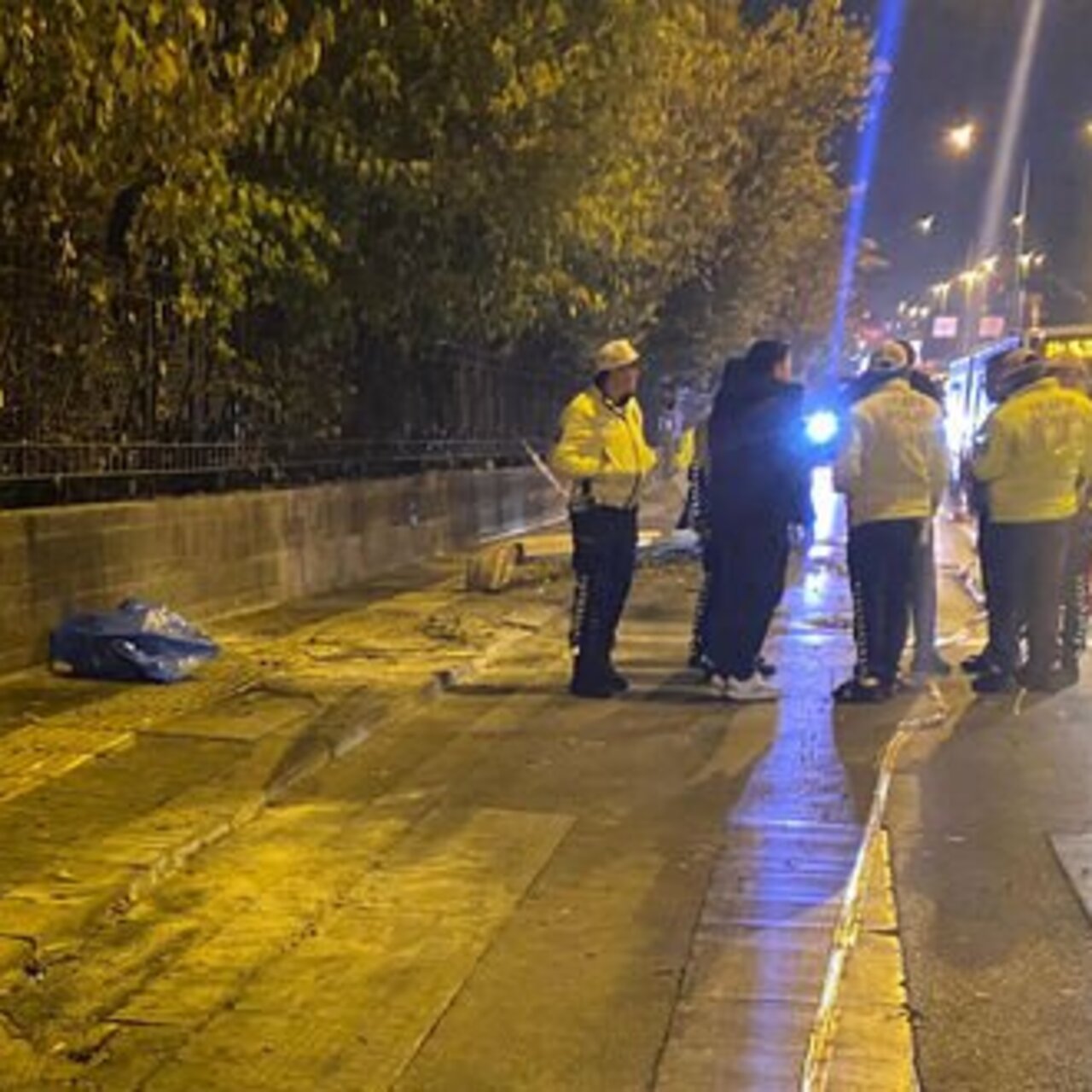 Kırmızı ışıkta feci kaza: 1 ölü, 1 ağır yaralı