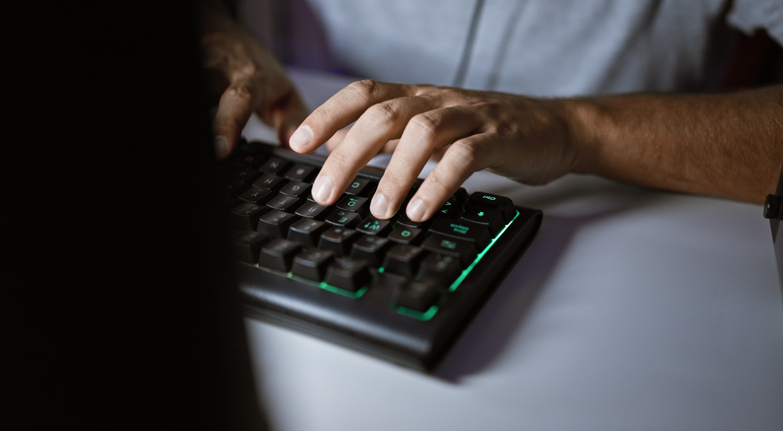 Klavye tuşları neden alfabetik sıraya göre dizilmiyor?