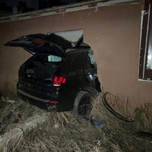Kontrolden çıkan cip müstakil eve daldı: 1 yaralı