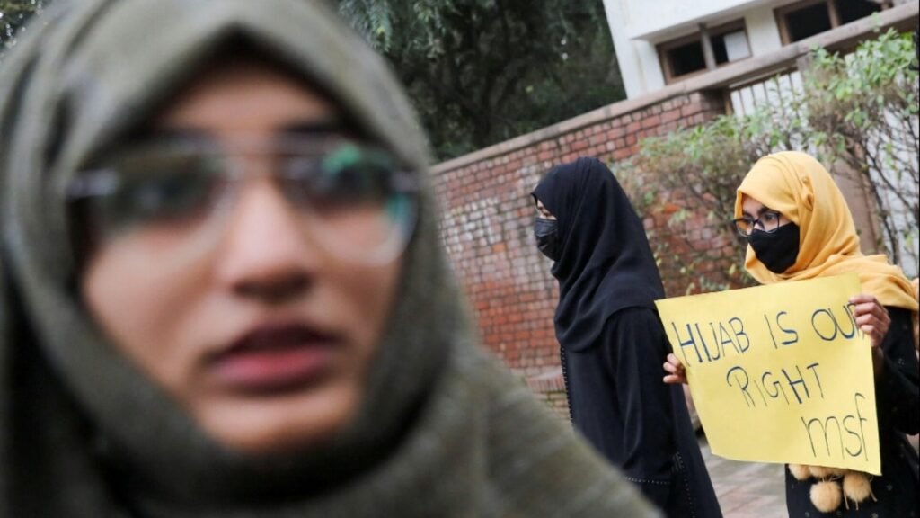 O ülkedeki tartışmalı ‘peçe yasağı’ 1 Haziran’da başlayacak