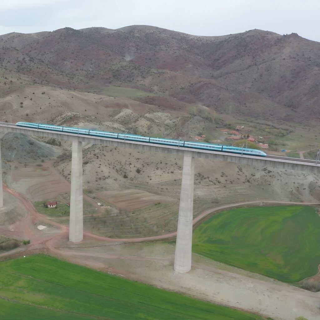 Öğretmenlere tren biletlerinde yüzde 50 indirim