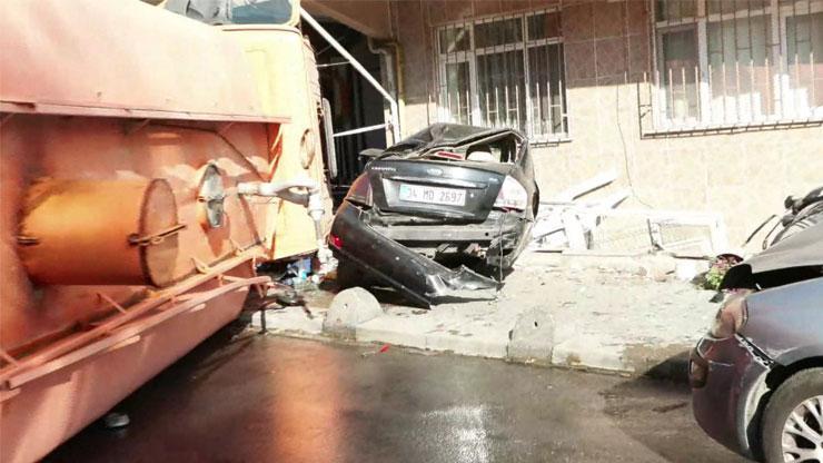 SON DAKİKA… Bayrampaşa’da 9 araç birbirine girdi! Yaralılar var