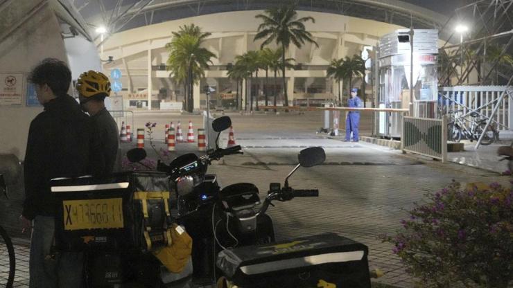 SON DAKİKA! Çin’in Cuhay şehrinde araç kalabalığa daldı! Çok sayıda ölü ve yaralı var…