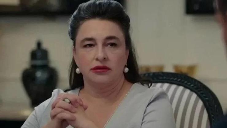 Siyah Kalp Hikmet kimdir? Esra Dermancıoğlu kaç yaşında?