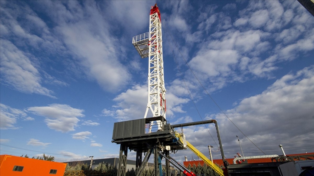 Türkiye’nin yerli sondaj kulesi "Koca Yusuf"a yabancı ilgisi