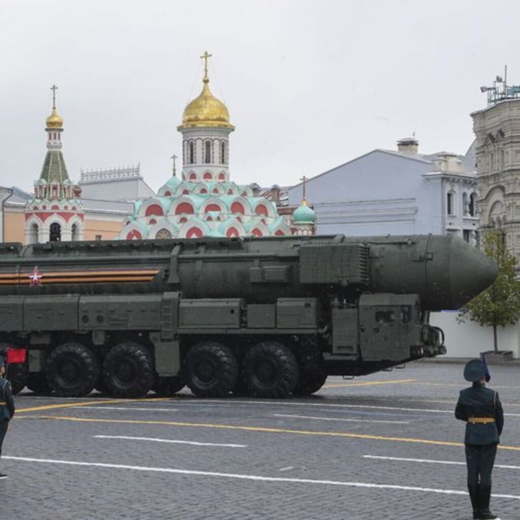 Ukraynalı yetkililer: Oreşnik, herhangi bir hasara neden olmadı