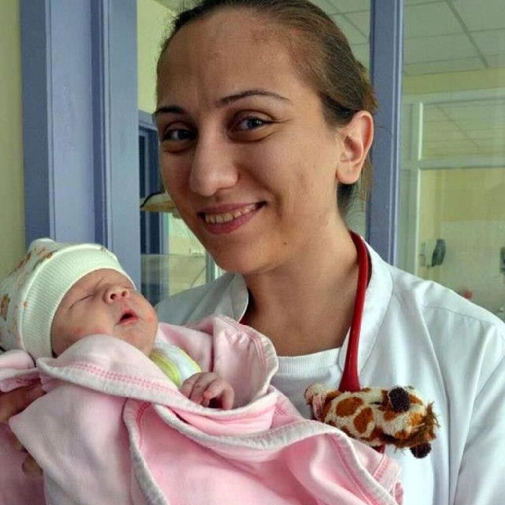 ‘Yaşamaz’ denilen bebekti! Doktoru hocası oldu