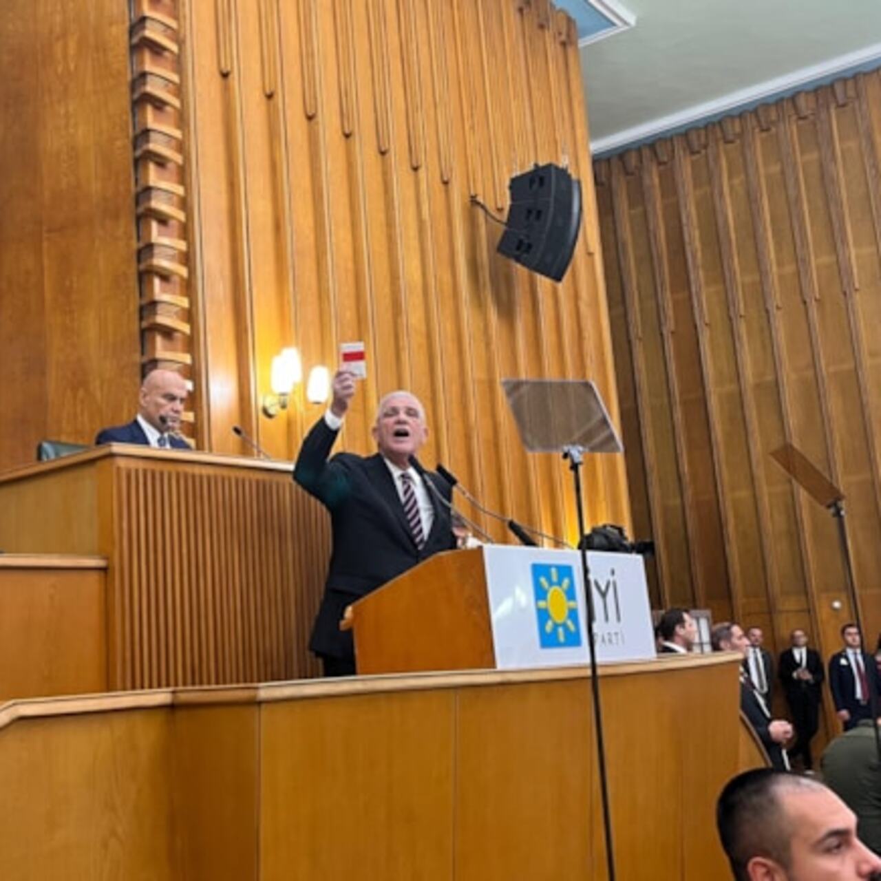 "Erdoğan yeniden Cumhurbaşkanı olamaz"