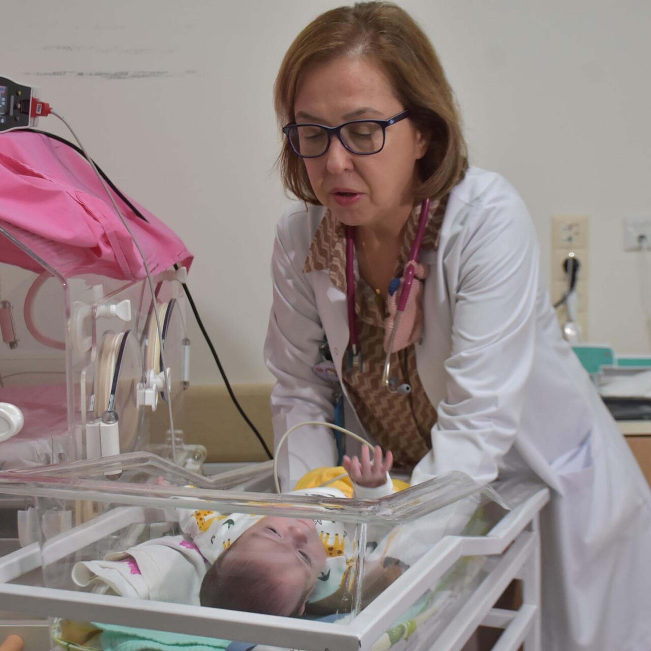 540 gram doğmuştu! Efe bebek, 130 gün sonra annesine kavuştu