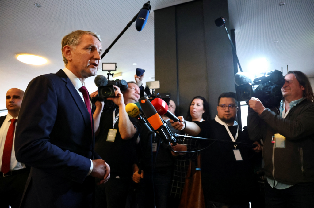 Almanya’da aşırı sağ iktidarını, 3 parti zor tutuyor.