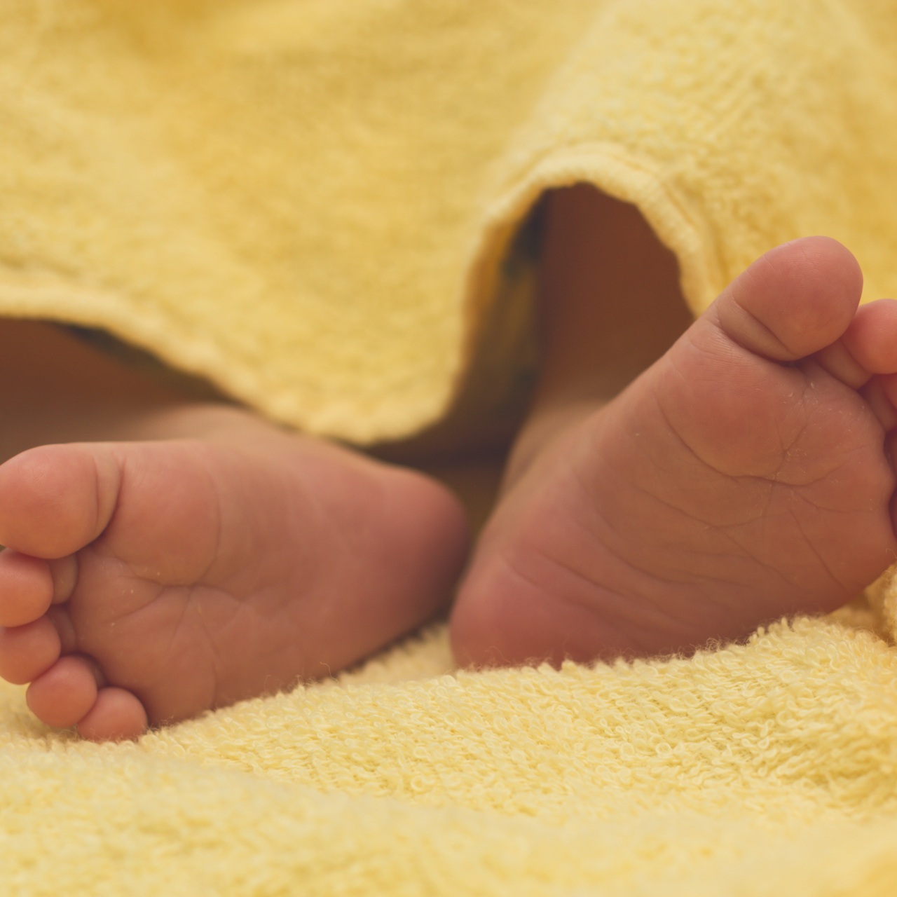 Ambulans uçak, 1 günlük Çiğdem bebek için havalandı