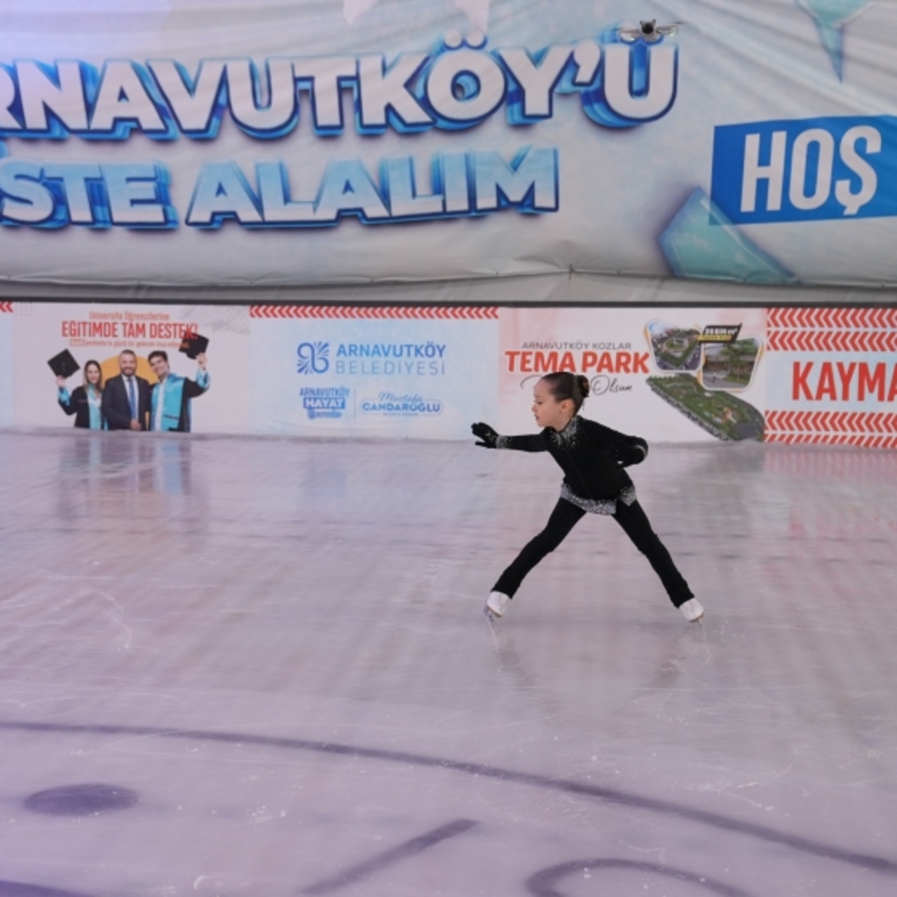 Arnavutköy’de "buz pisti" açıldı