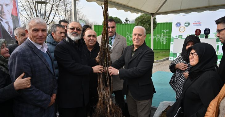 Büyükşehir’le toprak bereketleniyor, çiftçi kazanıyor