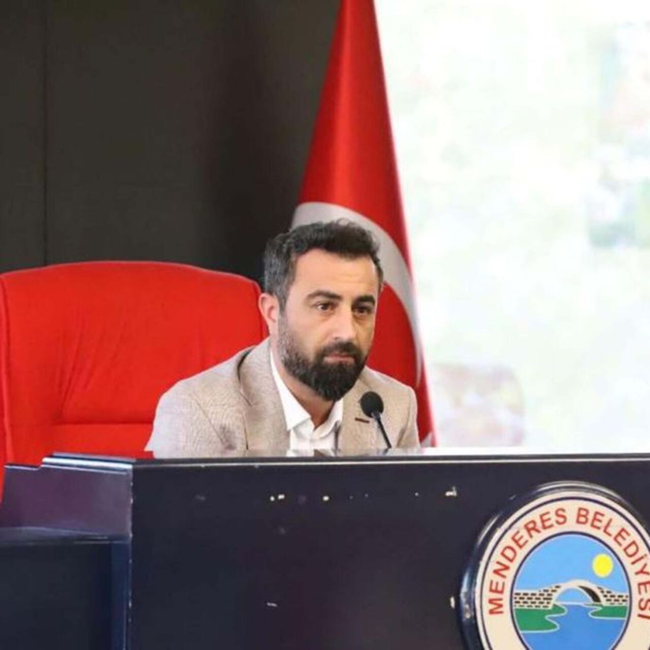 CHP’li başkan yardımcısına makam odasında darp!