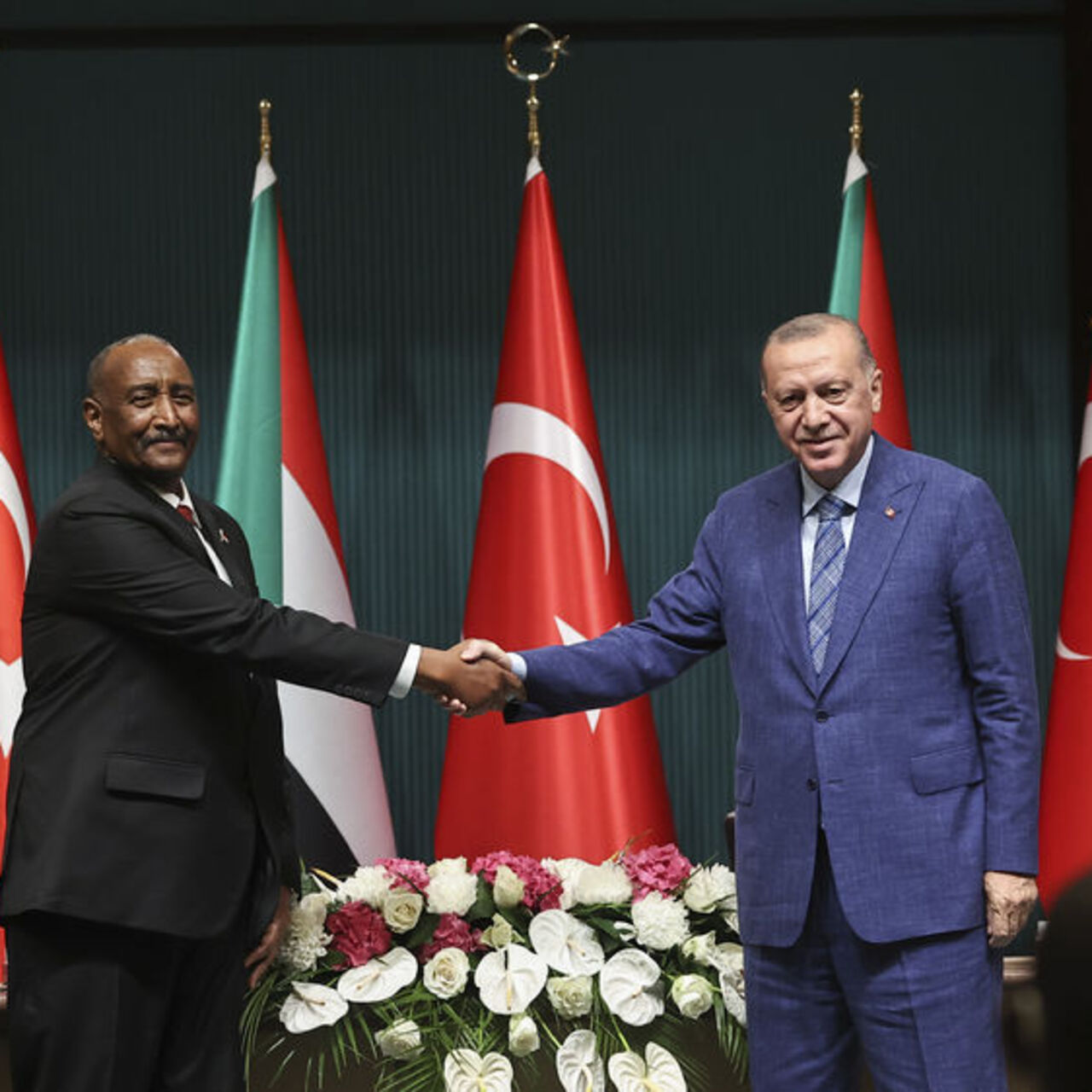 Cumhurbaşkanı Erdoğan Sudan Egemenlik Konseyi Başkanı ile görüştü