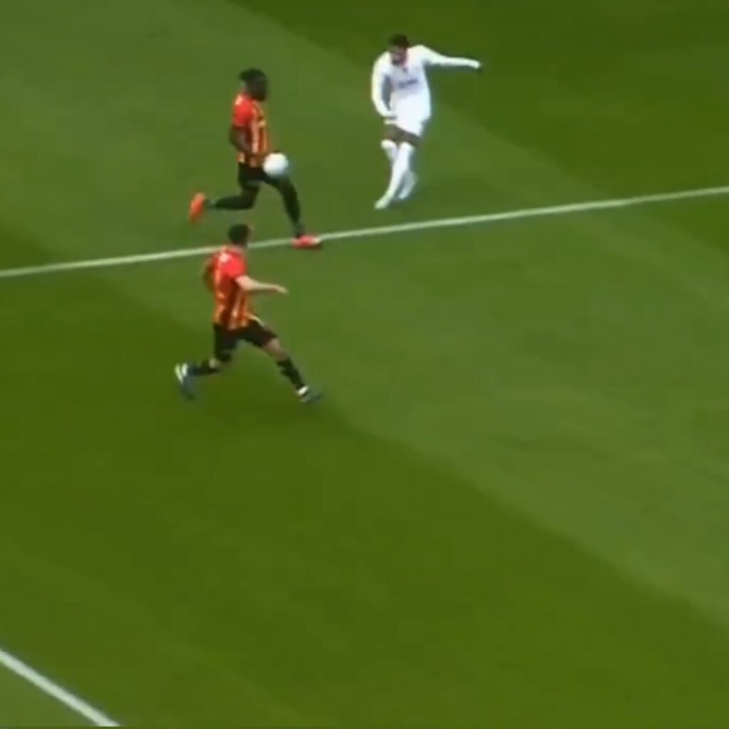 G.Saray 2. dakikada penaltı kazandı!