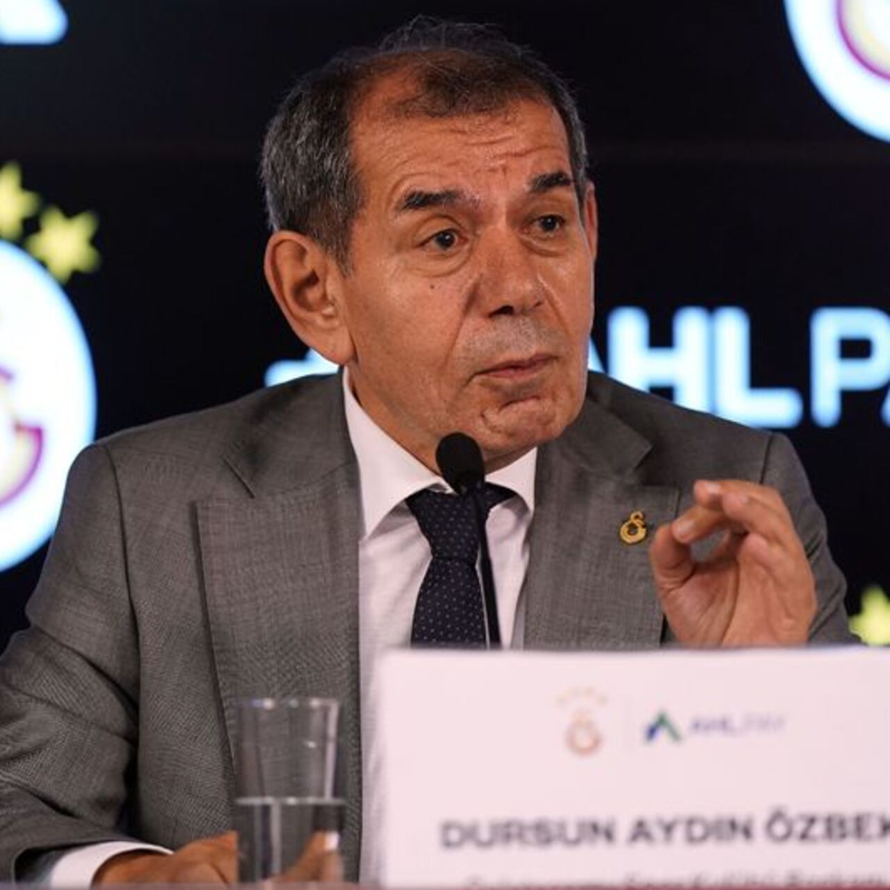 G.Saray’da kritik zirve gerçekleşti!