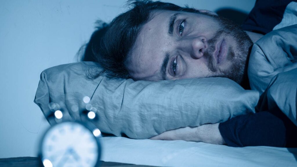 Gecenin bir yarısı uyanırsanız asla yapmamanız gereken tek şey: Saate bakmak! İşte nedeni