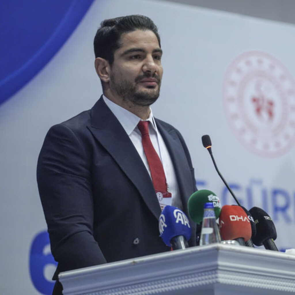 Güreş’in yeni başkanı Taha Akgül!