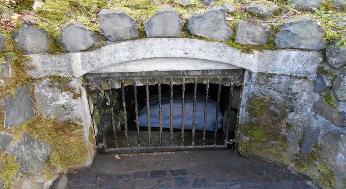 Harabede bulunan buz 200 yıldır erimedi: Özel olarak korunuyor