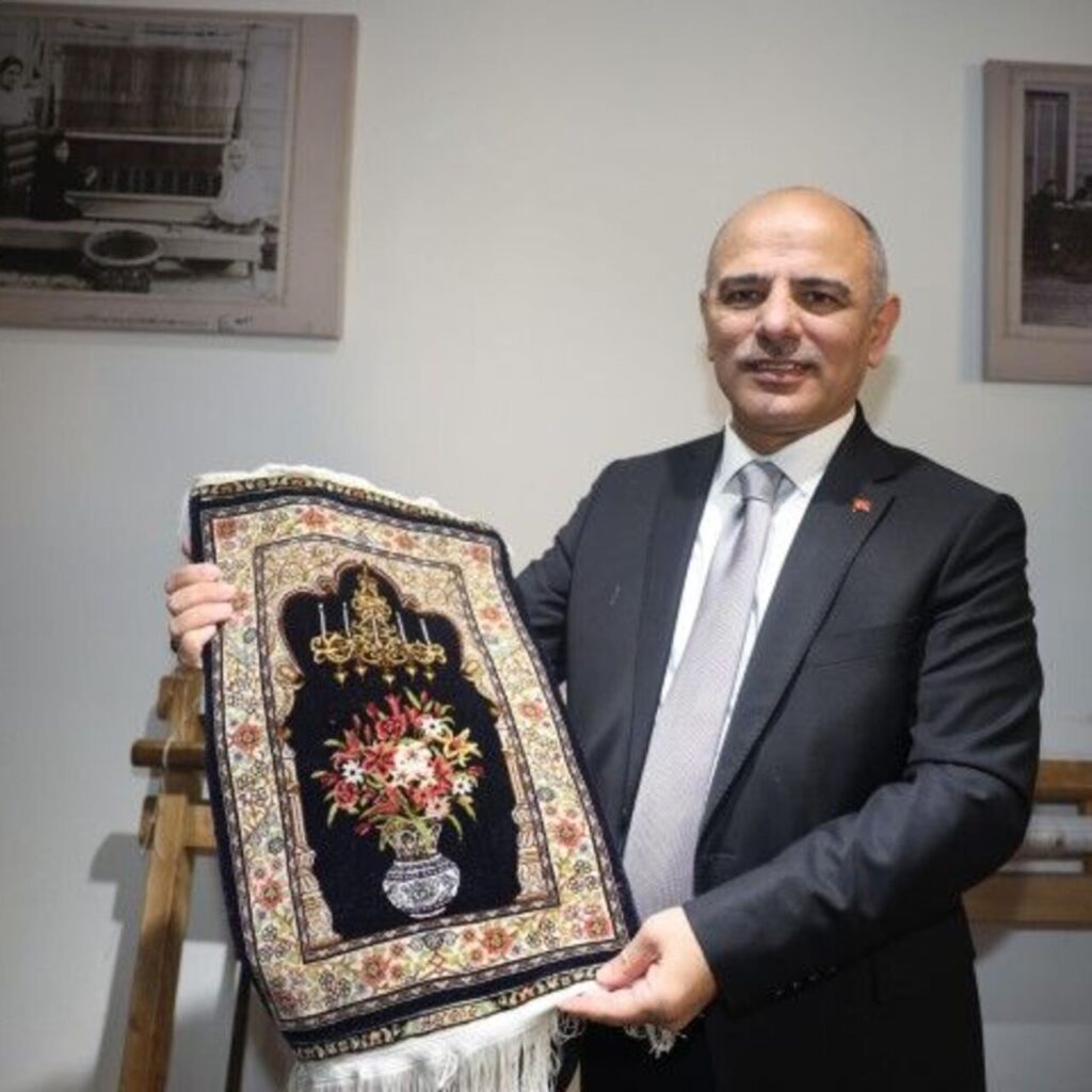 Hereke Halı Atölyesi’nden ilk halılar çıktı