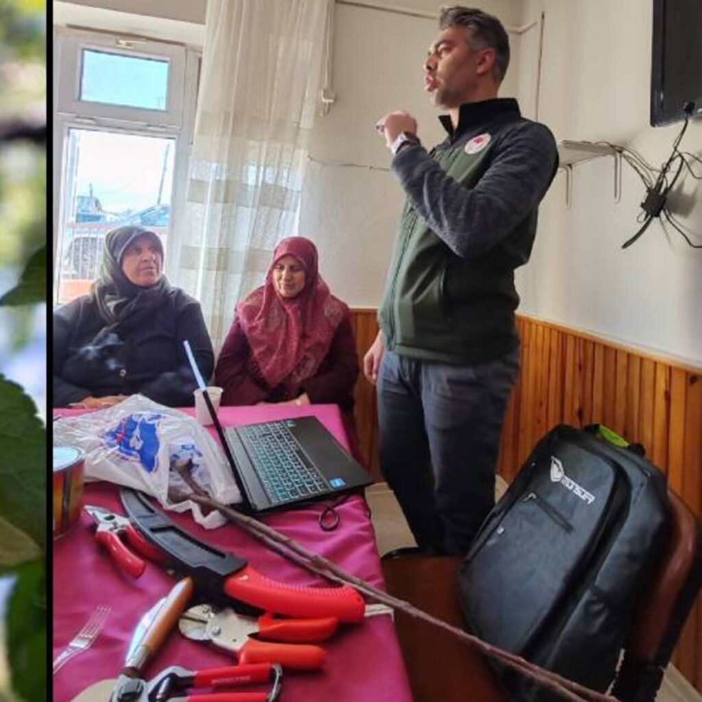 Kadınlara "Posof Elması" eğitimi