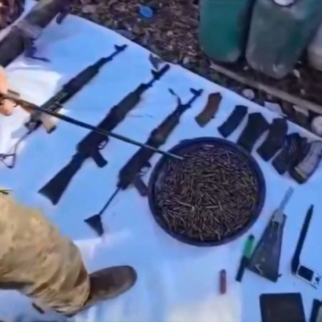 MSB: Pençe-Kilit bölgesinde silah ve mühimmat ele geçirildi