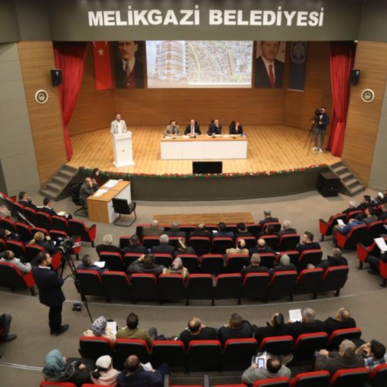 Melikgazi’de 28 aile daha ev sahibi oldu