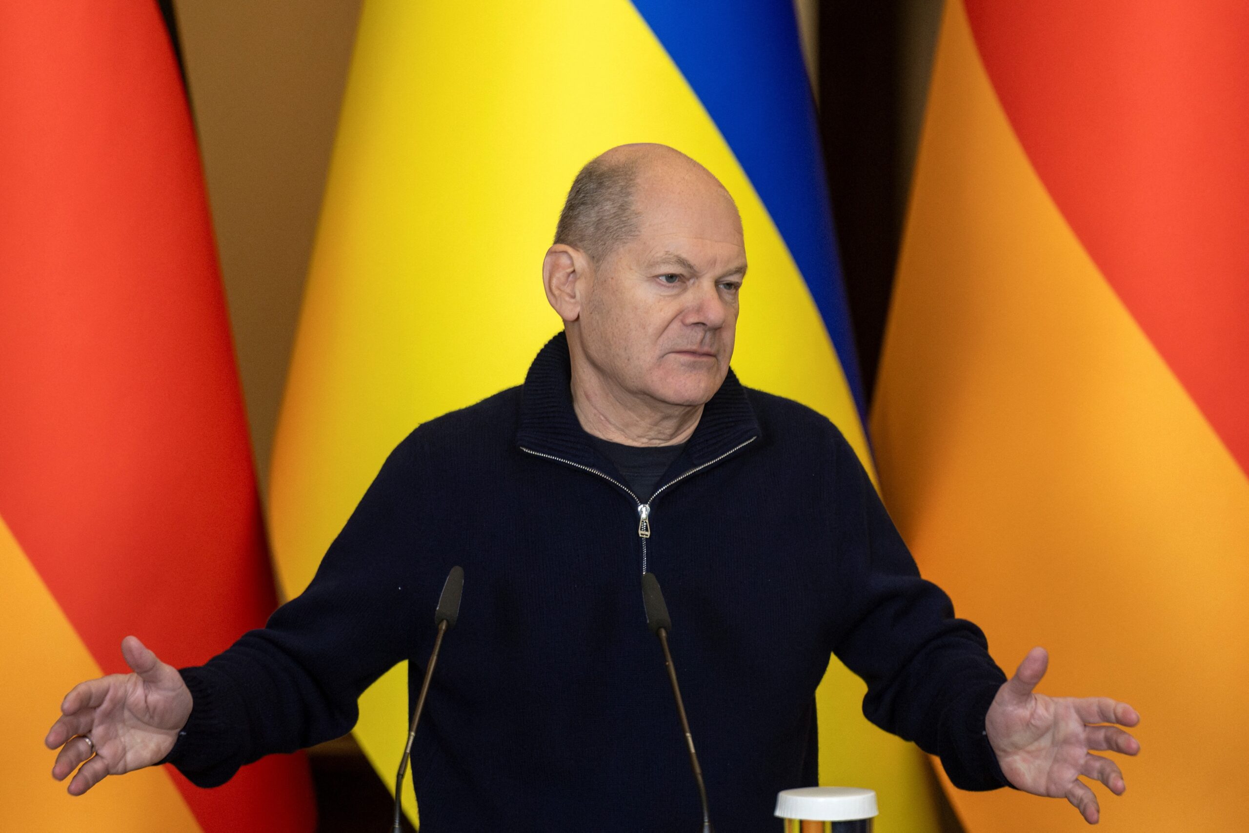 NATO zirvesi öncesi, Scholz’dan sürpriz ziyaret